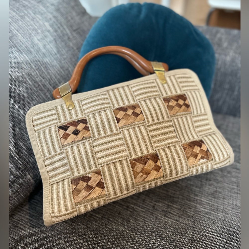 Vintage Italian woven hand purse